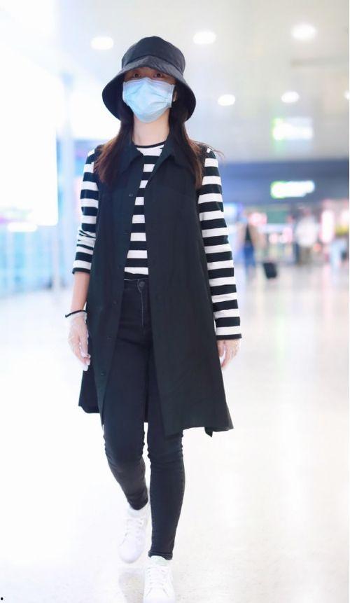 明星条纹上衣穿搭,轻松打造时尚街头风穿搭指南