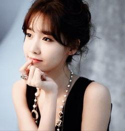 qq明星头像林允儿