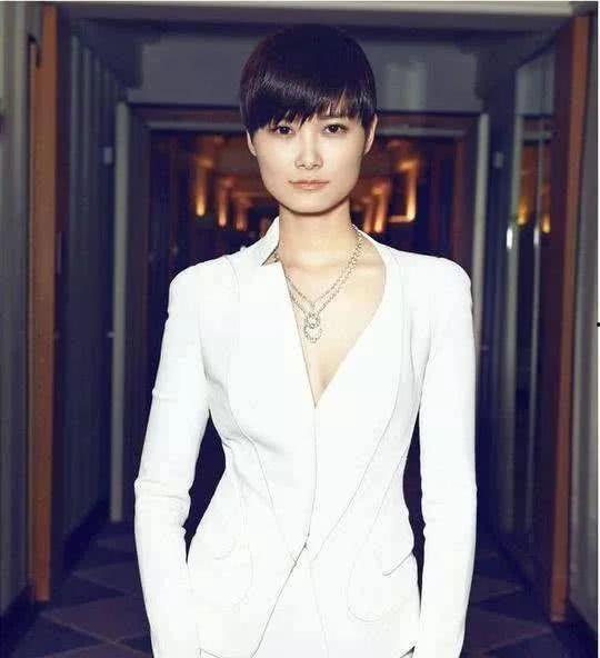 中性打扮明星,中性风潮下的明星时尚演绎